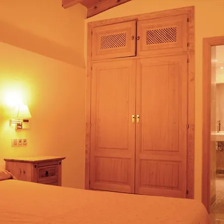 Son Burgues 4* Petra (Mallorca)