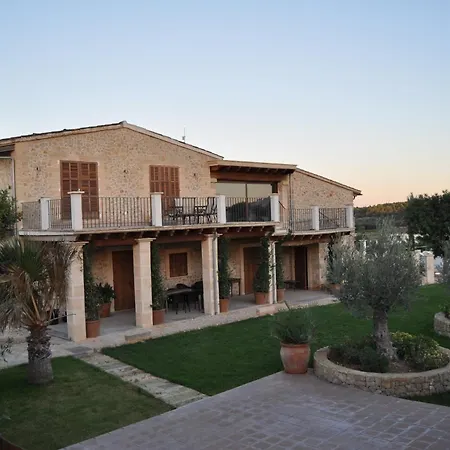 Son Burgues 4* Petra (Mallorca)